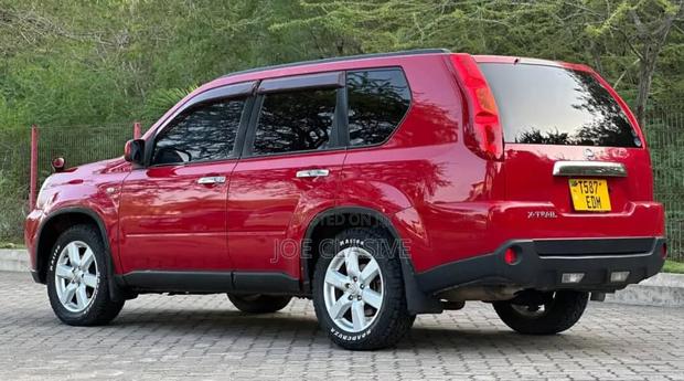 Nissan X-Trail 2008 Red