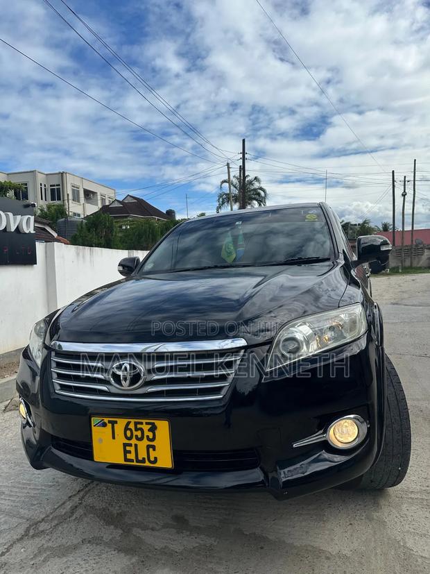 Toyota Vanguard 2011 Black