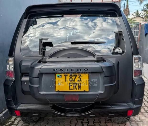 Mitsubishi Pajero 2007 Matt Black