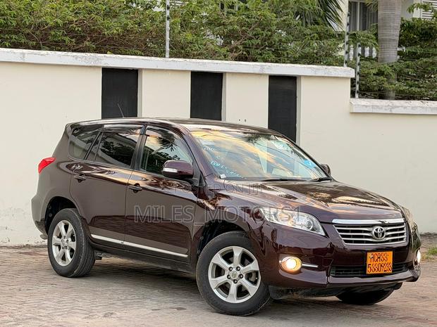 Toyota Vanguard 2013 Maroon