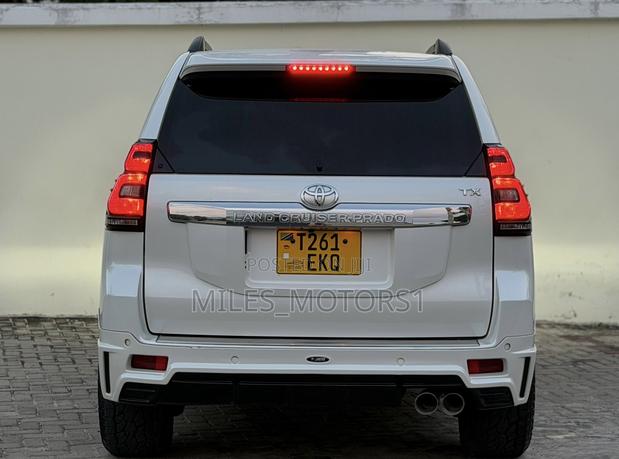 Toyota Land Cruiser Prado 2016 White