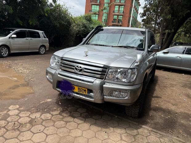 Toyota Land Cruiser 2006 Silver