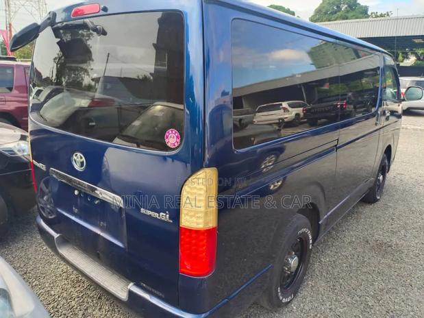 Toyota HiAce 2003 Blue