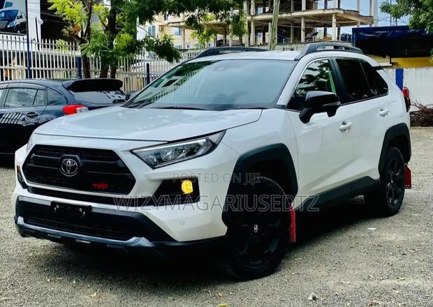 Toyota RAV4 2021 Pearl