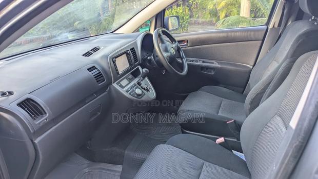 Toyota Wish 2007 Gray