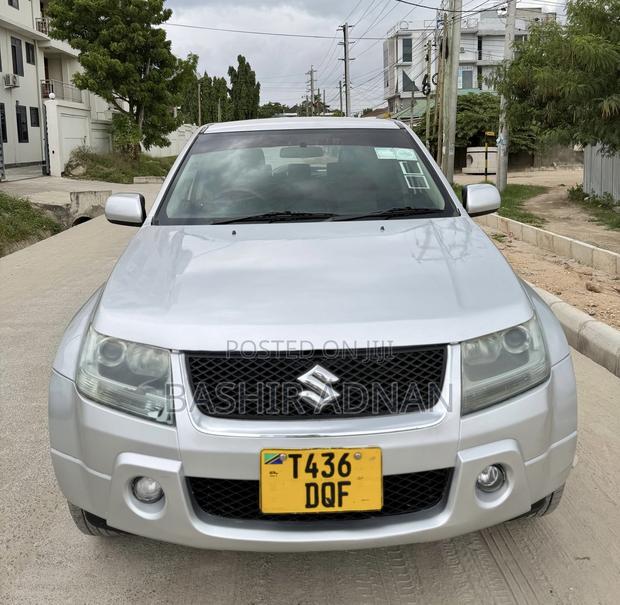 Suzuki Escudo 2009 Silver