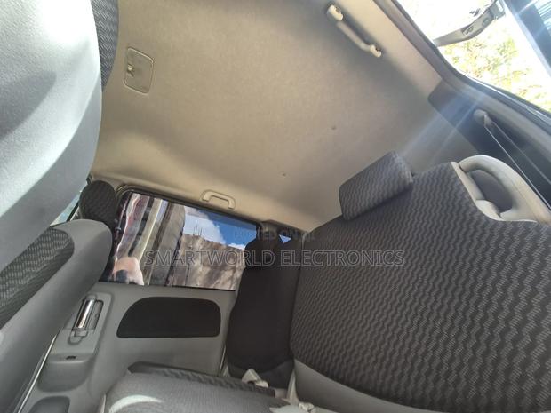 Toyota Sienta 1.5 FWD 2010 Silver