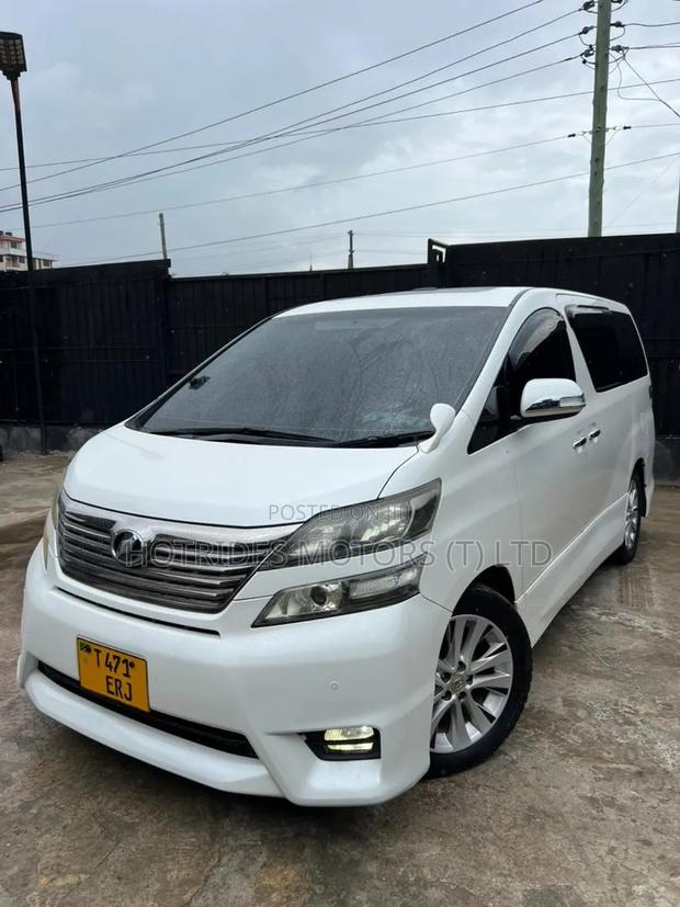 Toyota Alphard 2.4 Petrol FWD 2010 White
