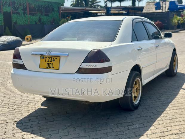 Toyota Mark II 2002 White