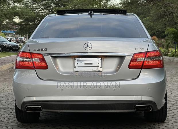 Mercedes-Benz E250 2011 Silver