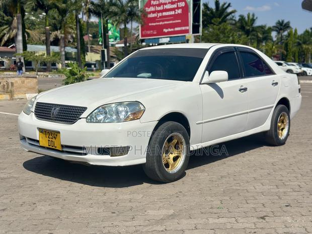 Toyota Mark II 2002 White