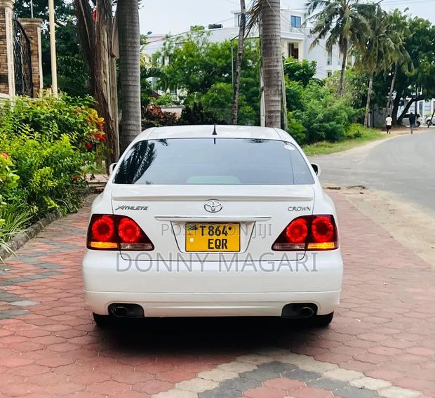 Toyota Crown 2008 White