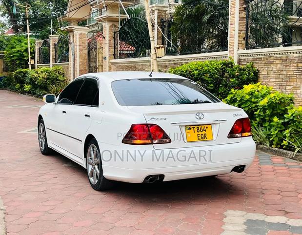 Toyota Crown 2008 White