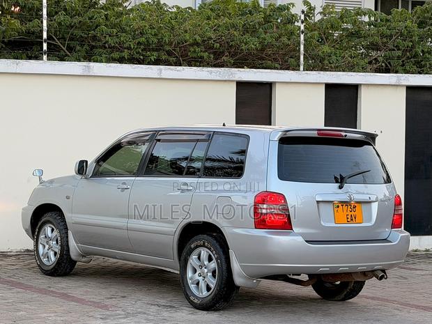 Toyota Kluger 2006 Silver