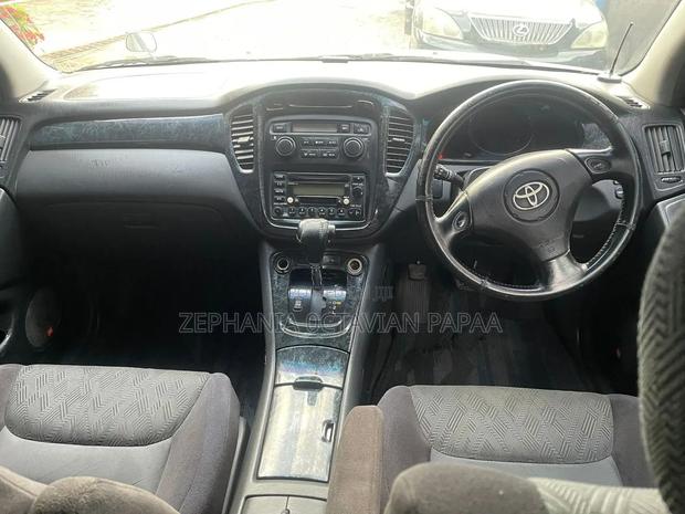 Toyota Kluger 2006 Silver