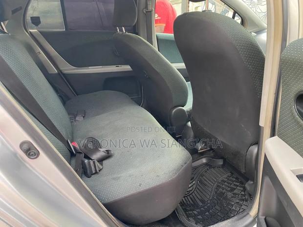 Toyota Vitz 2002 Silver