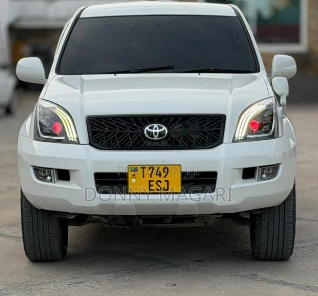 Toyota Land Cruiser Prado 2006 White