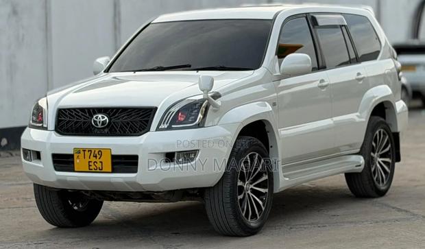 Toyota Land Cruiser Prado 2006 White