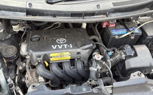 Toyota Ractis 1.5 FWD 2006 Brown