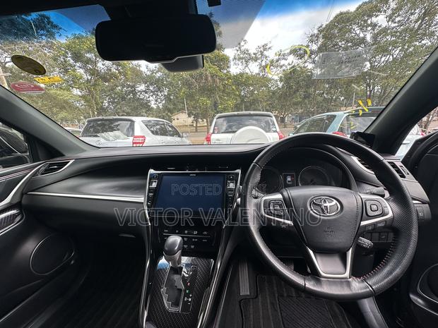 Toyota Harrier 2.5 Hybrid 4WD 2017 Black