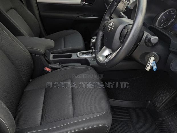 Toyota Hilux 2018 Red
