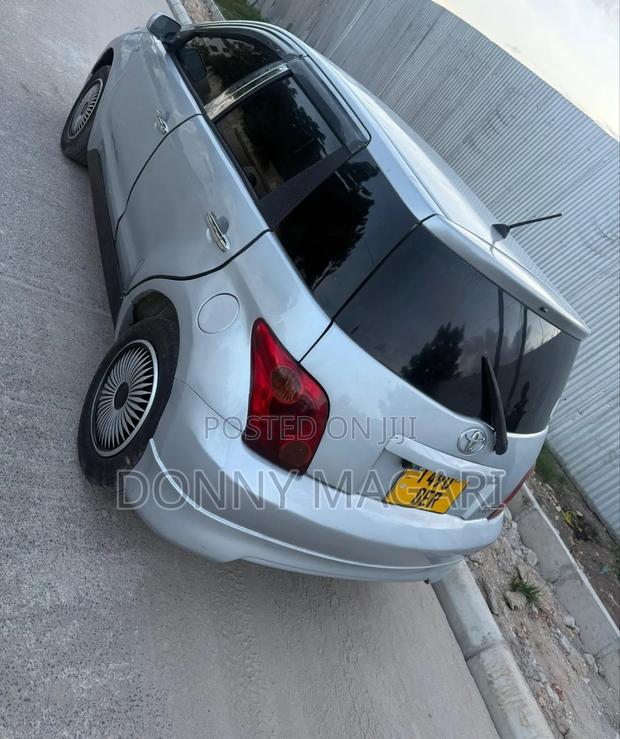 Toyota IST 2005 Silver