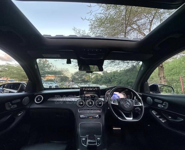 Mercedes-Benz GLC-Class GLC250 Sport Utility 4-Door (2.0L, 4cyl Turbo)