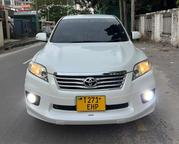 Toyota Vanguard 2011 White for sale