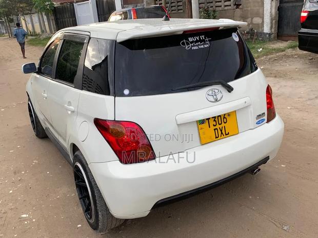 Toyota IST 2004 White