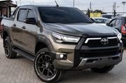 Toyota Hilux 2022 Gold for sale