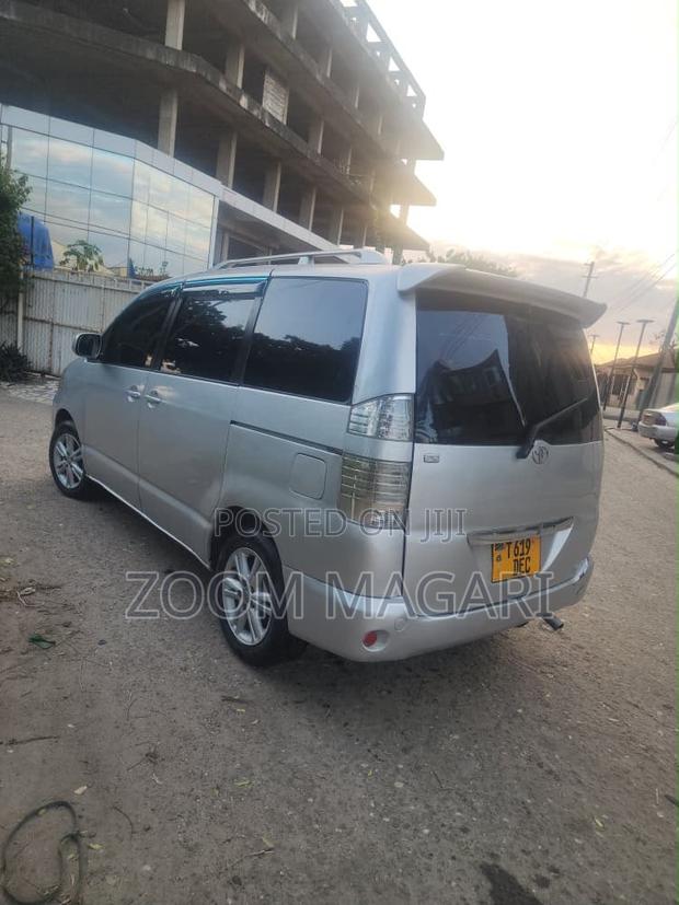 Toyota Noah 2005 Silver