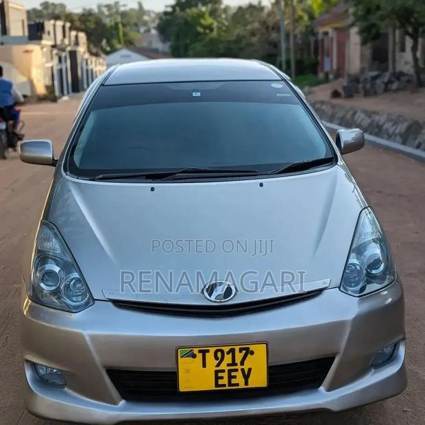 Toyota Wish 2005 Silver