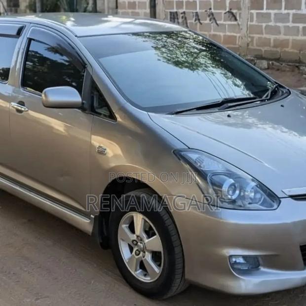 Toyota Wish 2005 Silver