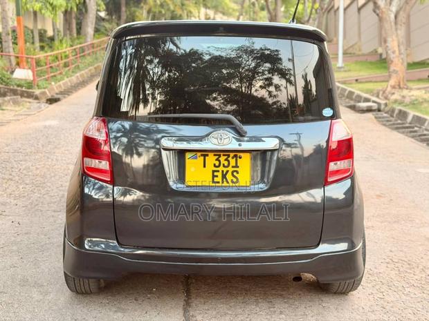 Toyota Ractis 2006 Black