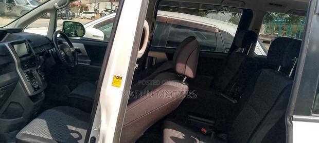 Toyota Noah 2010 White