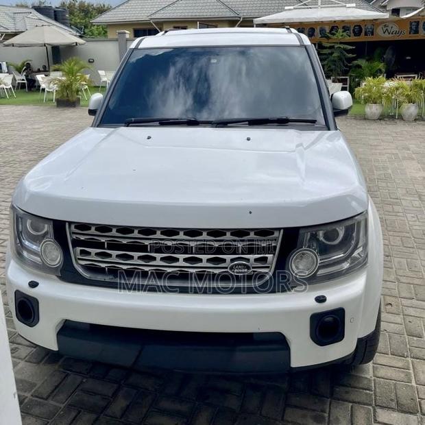 Land Rover Discovery 2013 White