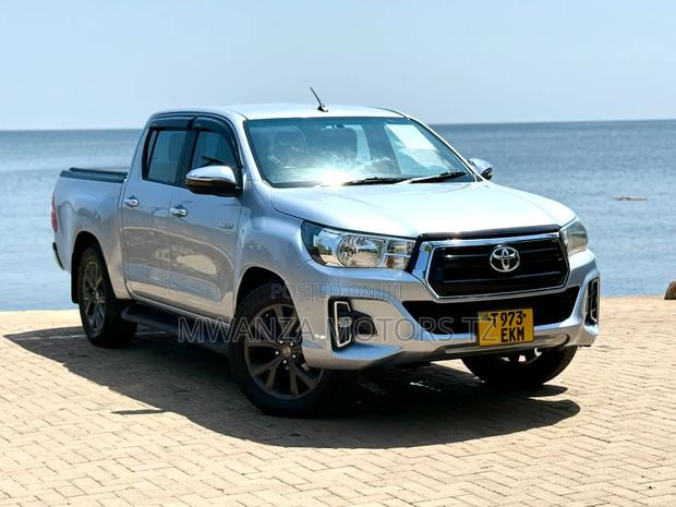 Toyota Hilux 2019 Silver