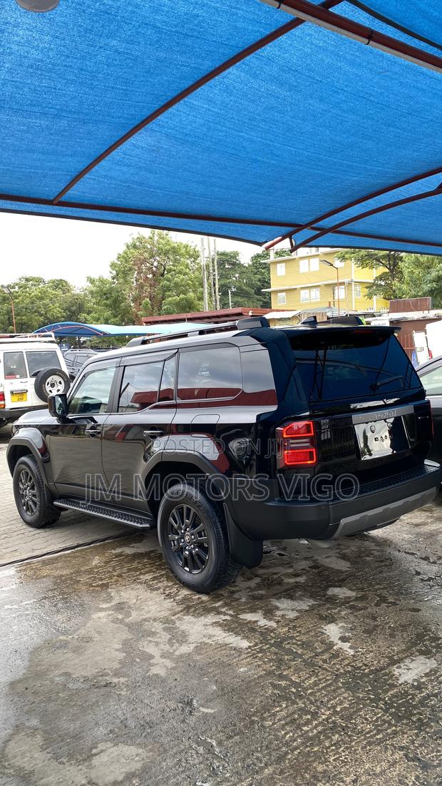 Toyota Land Cruiser Prado 2024 Black