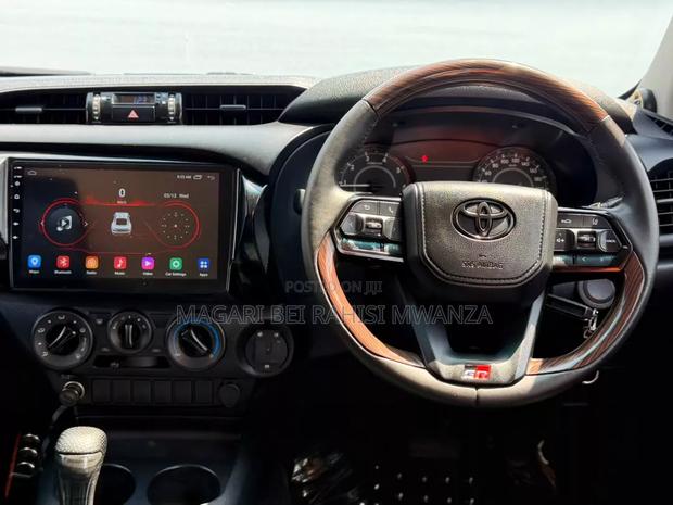 Toyota Hilux 2019 Black