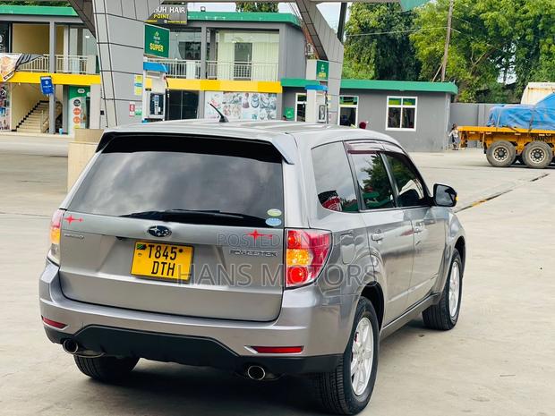Subaru Forester 2011 Gray
