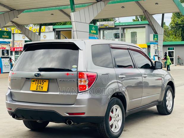 Subaru Forester 2011 Gray