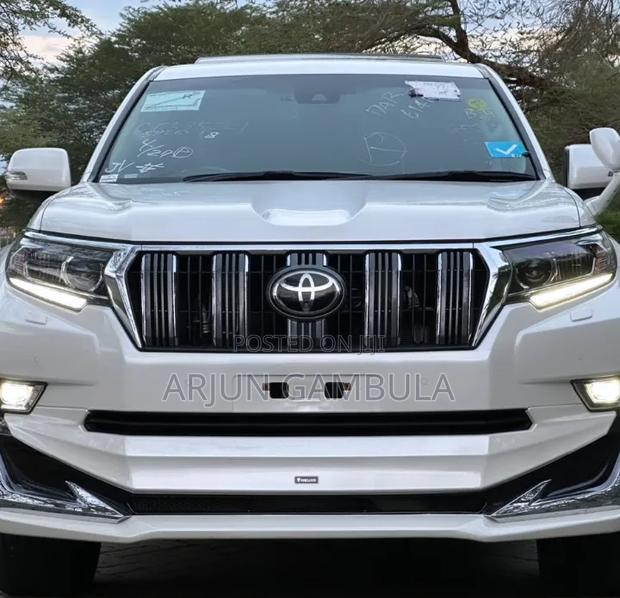 Toyota Land Cruiser 2021 White