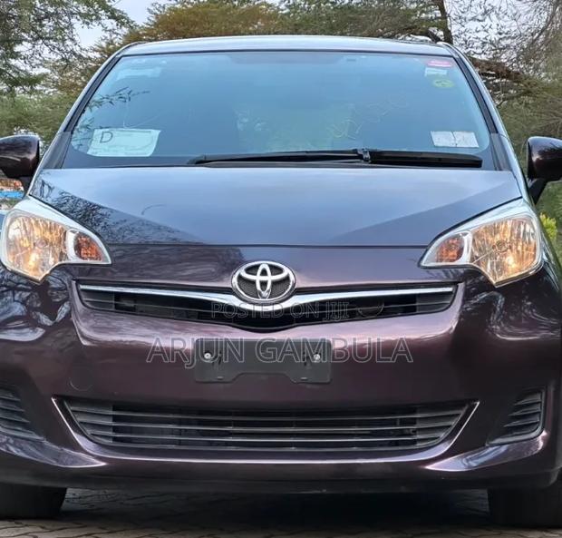 Toyota Ractis 2013 Gray