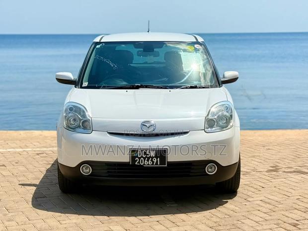 Mazda Verisa 2006 White