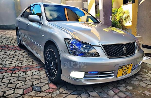 Toyota Crown Royale 2005 Silver