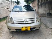 Toyota IST 2005 Beige for sale