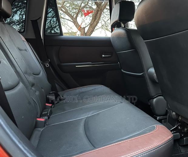 Mazda Verisa 2010 Orange