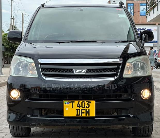 Toyota Noah 2006 Black