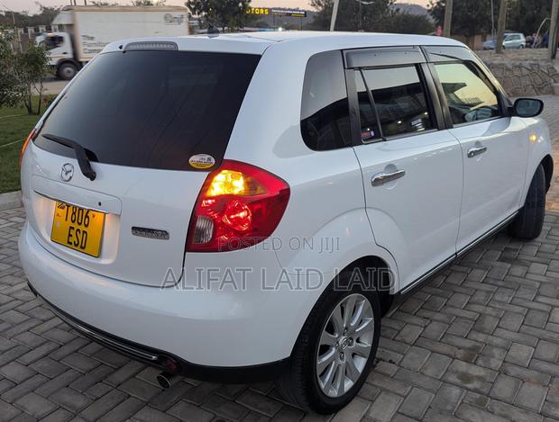 Mazda Verisa 2010 White