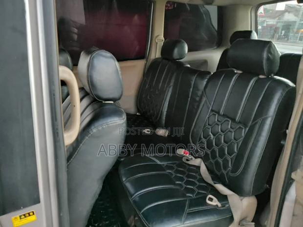Toyota Voxy 2005 Silver